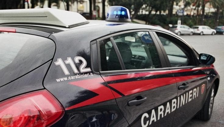 Lecce, botte e minacce ai genitori: arrestato minorenne. In foto e video le violenze subite per mesi - Bari