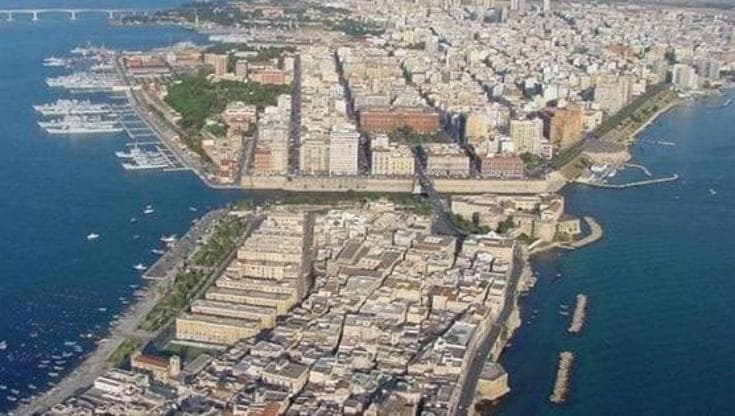 Immagine del post 13555 - Bari Taranto, forte odore di gas in tutta la città: scatta l’allarme. Il Comune: “Chiudete le finestre” - Bari