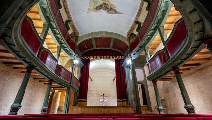 A Noicattaro, alle porte di Bari, il teatro più piccolo d’Europa: Paolo Rossi aprirà il cartellone - Bari
