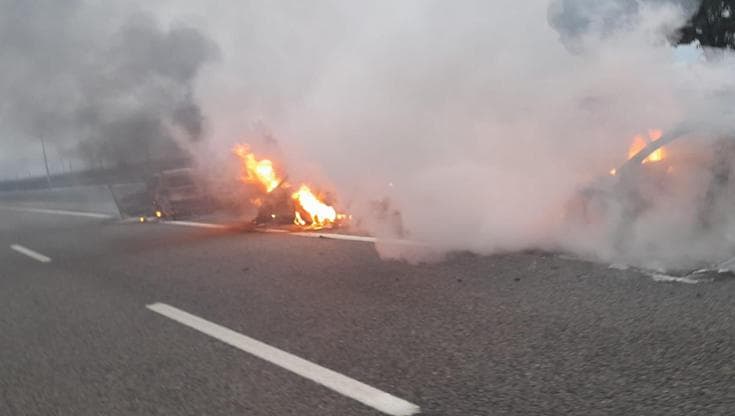 Immagine del post 15696 - Bari Portavalori assaltato da commando sull'autostrada tra Foggia e Cerignola. Circolazione rallentata - Bari