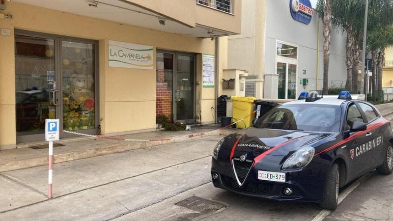 Salento, molotov e vetrina incendiata a un negozio di fiori: è allarme racket - Bari