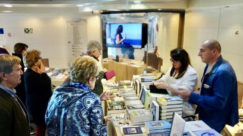 Immagine del post 5357 - Bari Un libraio di Mola consiglia i libri da leggere in mare, Mimmo Sparno anima la crociera letteraria - Bari