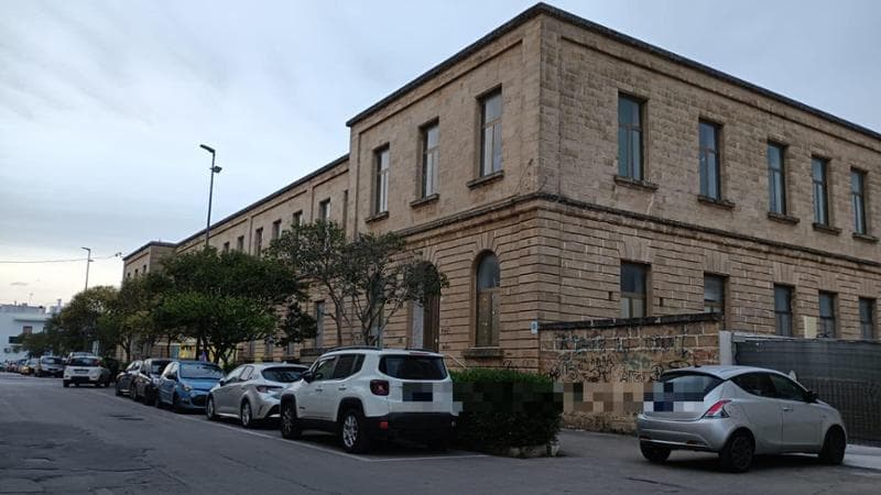 Immagine del post 20201 - Bari A 13 anni va in classe con la pistola: secondo caso nella stessa scuola. Denuncia per i genitori - Bari