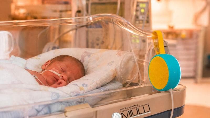 Ninne nanne e voce di mamma e papà per i neonati prematuri: al Miulli arriva la musicoterapia - Bari