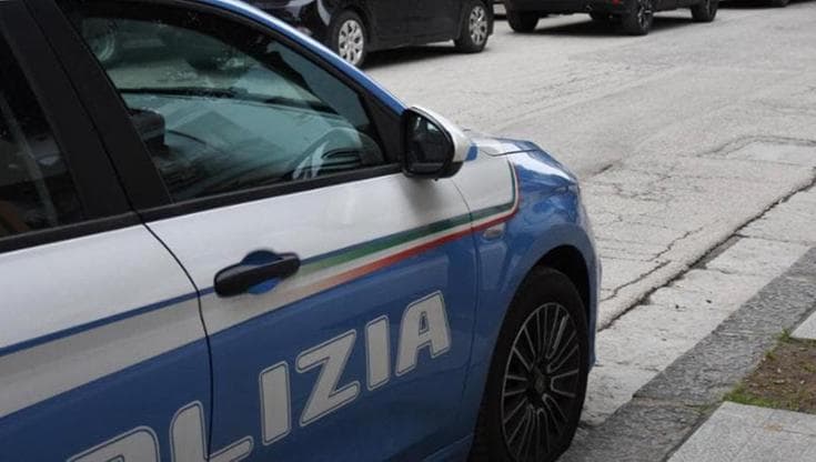 Immagine del post 10530 - Bari Non si ferma all’alt, colpisce tre auto e tenta di investire poliziotto: arrestato uomo di 30 anni - Bari