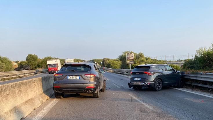 Immagine del post 10544 - Bari Bisceglie, tentano assalto all’auto di un imprenditore ma fanno incidente: rapinatori in fuga - Bari