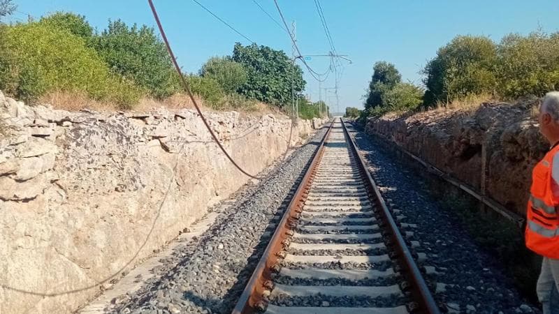 Immagine del post 10540 - Bari Ferrovie Sud Est, in un mese rubati 4 km di cavi di rame tra Martina Franca e Taranto: treni in tilt - Bari
