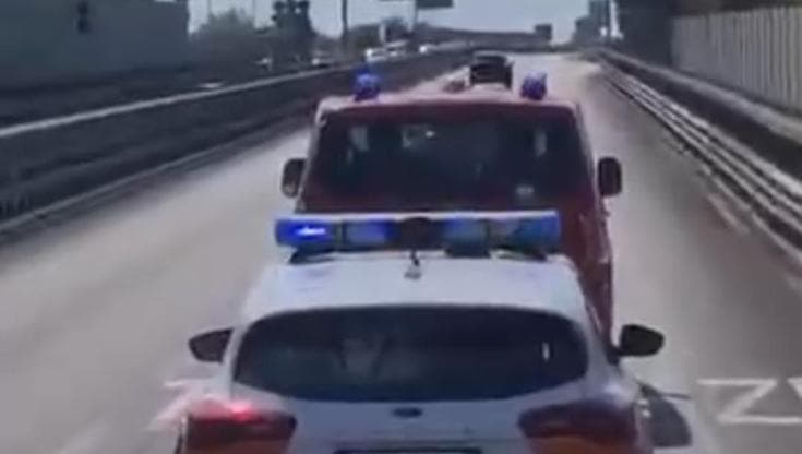Immagine del post 25735 - Bari Ambulanza troppo stretta per il paziente di 380 chili, trasportato in ospedale dai vigili del fuoco - Bari