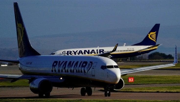 Caos sul volo Ryanair Bari-Roma, 3 ore di ritardo nella notte: rimborso di 250 euro ai passeggeri - Bari