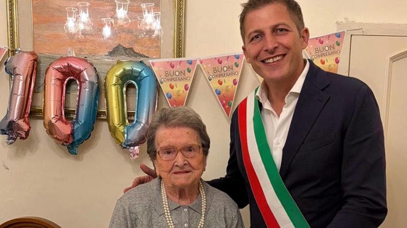 A Bari vecchia la festa per i 100 anni di Lucia Cucinelli: “Giorno speciale per tutta la città” - Bari