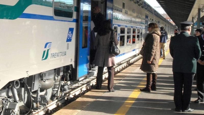 Immagine del post 14711 - Bari “Cara Bari, a Natale non torniamo a casa”: la rivolta dei fuorisede per i viaggi troppo costosi - Bari