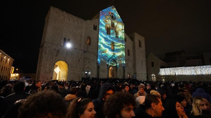 Immagine del post 14717 - Bari La sacra colonna spostata e le graduate della notte: vi racconto la mia alba a Bari con san Nicola - Bari