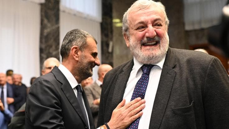 Addio di Emiliano, ma è un arrivederci: “Decaro conti pure su di me” - Bari