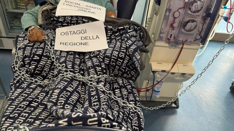 Immagine del post 15739 - Bari Pazienti si incatenarono ma il centro dialisi di Policoro va verso la chiusura: “Budget irrisorio” - Bari