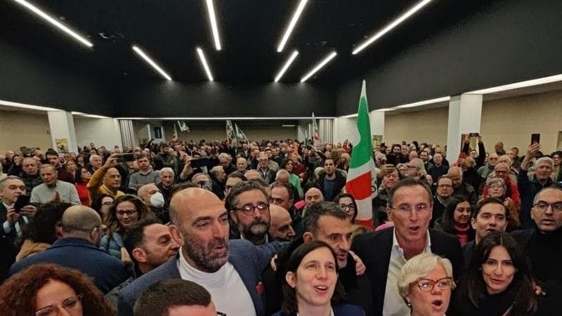 Immagine del post 1594 - Bari Schlein frena sulla corsa alla Regione in Puglia, ma è plebiscito per Decaro - Bari