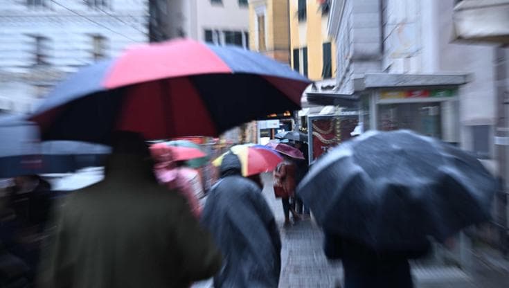 Cielo fumo di Londra sulla Puglia e da domani torna il maltempo: allerta gialla - Bari