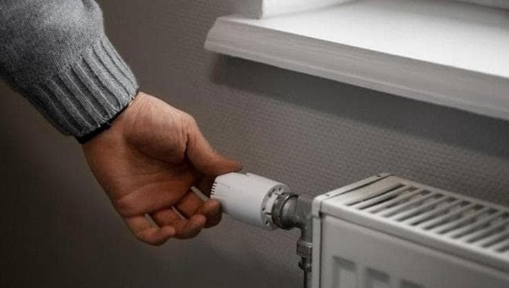 A Bari termosifoni accesi fino al 12 aprile, il sindaco firma una proroga ma per 4 ore al giorno - Bari