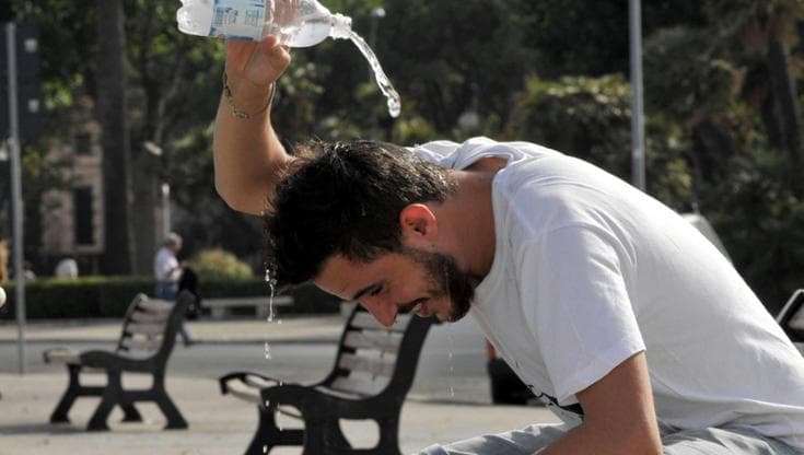 Immagine del post 23729 - Bari L’afa non molla la presa. A Bari bollino rosso per altri tre giorni: temperature oltre i 38 gradi - Bari