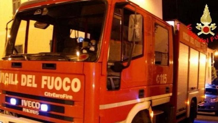 Immagine del post 12477 - Bari Appicca il fuoco alle sterpaglie e rimane ucciso dal rogo: tragedia in Salento - Bari