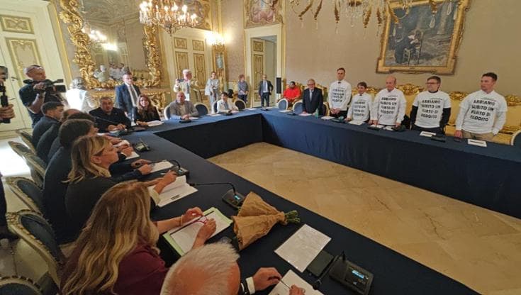 Immagine del post 25809 - Bari La crisi dell’olio arriva a Bari, olivicoltori e sindaci dalla prefetta: “Il governo intervenga” - Bari