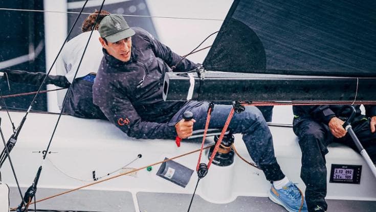 Immagine del post 25785 - Bari Simone Ferrarese, dalla vela al surf in mare senza paura: “Ma il vero terrore può capitare in aereo” - Bari