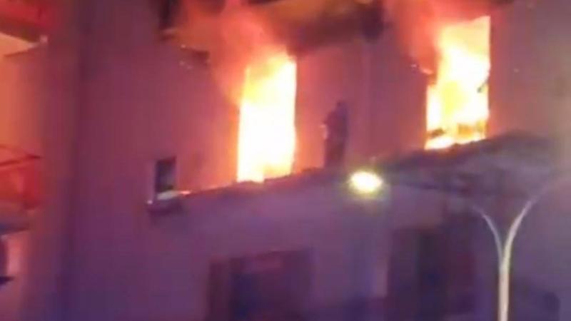 Immagine del post 1647 - Bari La casa va a fuoco, 72enne salvata grazie al cestello del camion di una ditta di trasporti - Bari
