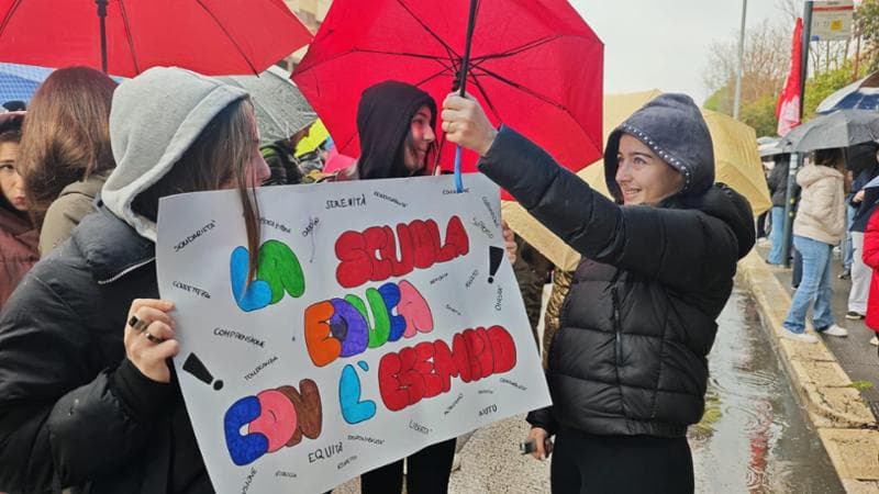 Scioperano i prof al Giulio Cesare-Romanazzi: "Clima antidemocratico, siamo soltanto esecutori" - Bari