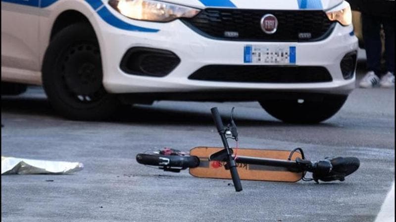 Immagine del post 18047 - Bari Bari, monopattino travolto da un’auto sul lungomare: grave un uomo - Bari