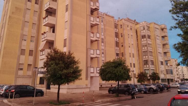Immagine del post 7008 - Bari Lecce, case popolari in cambio di voti: travolti politici e dirigenti, 12 condanne dopo sette anni - Bari
