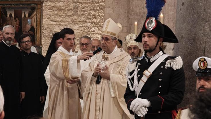 Immagine del post 7010 - Bari La sacra Manna e i fuochi d’artificio chiudono la festa di San Nicola: tre giorni ricchi di emozioni - Bari
