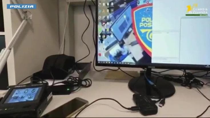 Immagine del post 21471 - Bari “Pronto, è la questura” ma è una truffa. La polizia mette in guardia i baresi: “Non date soldi" - Bari