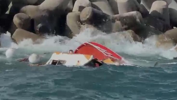 Immagine del post 9433 - Bari Paura in mare a Molfetta, peschereccio finisce contro sopraflutto e affonda: salvo l’equipaggio - Bari