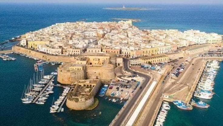 Immagine del post 12503 - Bari Gallipoli, arrestato per lesioni un ristoratore di Las Palmas appena atterrato in Puglia - Bari