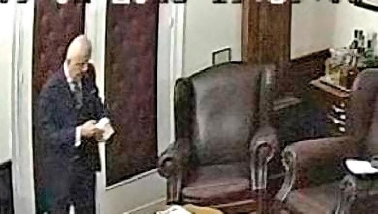 Il re degli appalti pugliesi e la pista della tangente nello studio di Marcello Vernola - Bari