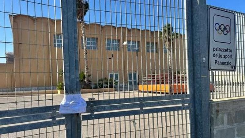 Immagine del post 25835 - Bari Molfetta, occupazione abusiva e mancato pagamento del fitto: sigilli al palazzetto. Indagati in sei - Bari
