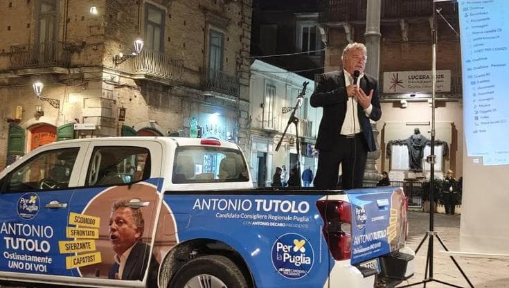 Immagine del post 13660 - Bari La corsa social al voto in Puglia: “Capatost”, tuffi fuori stagione, Emiliano nel post dei meloniani - Bari