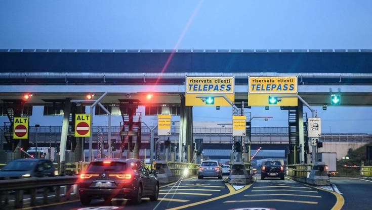 Immagine del post 15811 - Bari Contromano sull’A14 alle porte di Bari, bloccato un anziano. “È stata colpa del navigatore” - Bari