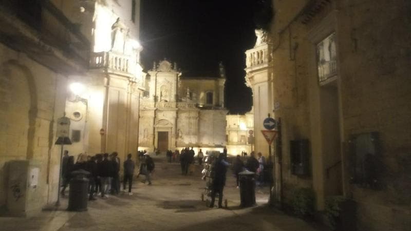 Lecce, 21enne aggredito nelle vie della movida per uno sguardo di troppo: denunciato 25enne - Bari