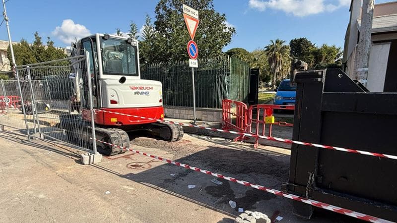 Immagine del post 1698 - Bari Salento, operaio di 52 anni schiacciato da un mezzo pesante durante i lavori stradali: è grave - Bari