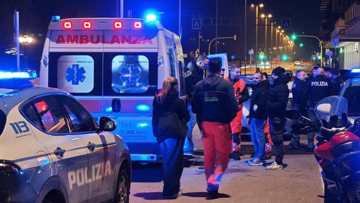 Bari, ragazzo di 16 anni accoltellato vicino a Pane e pomodoro e rapinato dello smartphone - Bari