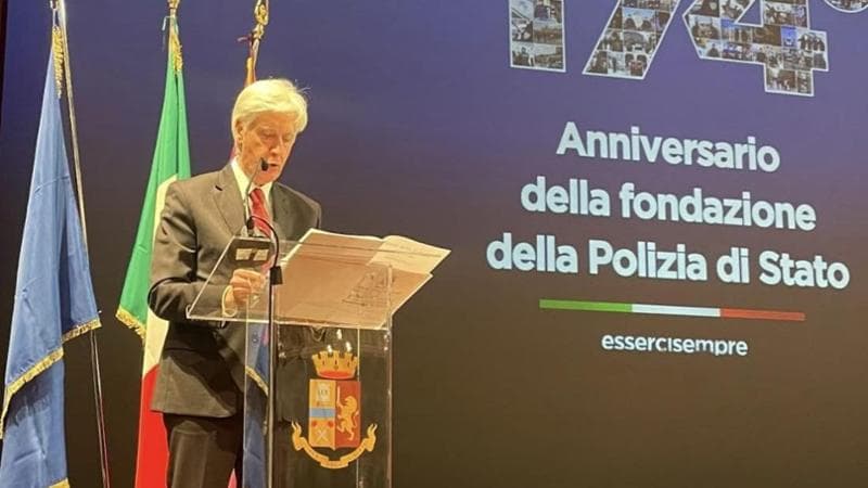 Immagine del post 19229 - Bari Bari festeggia la Polizia, il questore Gargano: “Preoccupati dalla giovane età di chi usa le armi” - Bari