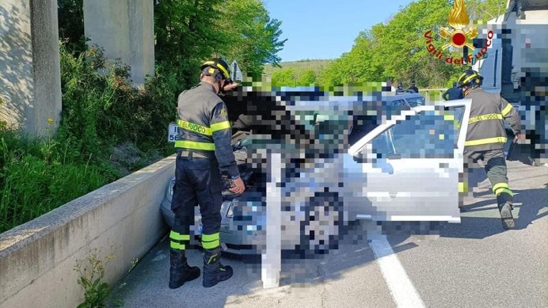 Immagine del post 19232 - Bari Matera, ennesimo scontro sulla statale 7: un morto. Quattro giorni fa l’incidente con 12 feriti - Bari