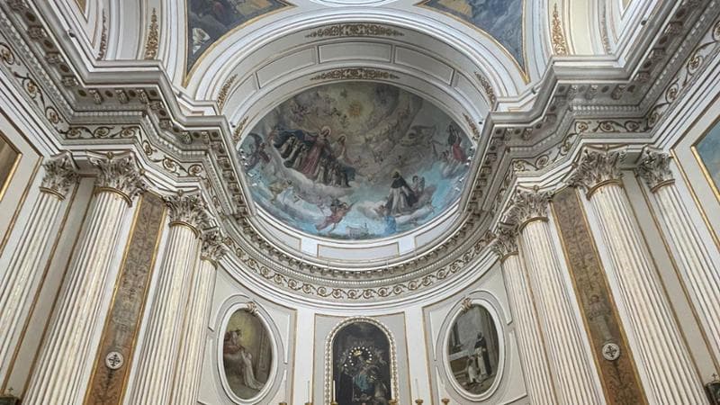 Immagine del post 19213 - Bari “Vedova con il figlio che studia a Bari”: l’identikit della benefattrice per la chiesa riaperta - Bari