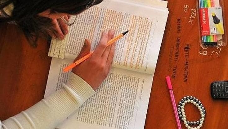 Immagine del post 7044 - Bari Abusi sull’amica dodicenne del figlio, condannato farmacista: la invitava a casa per fare i compiti - Bari
