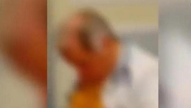 Immagine del post 7027 - Bari Medico filmato mentre dormiva al pronto soccorso: “Calo di pressione, hanno tentato di avvelenarmi” - Bari