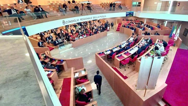 Immagine del post 9472 - Bari Assenteismo e voto segreto, l’offensiva del Pd in consiglio regionale: De Santis: “Le nuove regole” - Bari