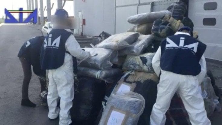 Immagine del post 22644 - Bari Donne e bambini usati come corrieri della droga su bus tra Italia e Albania: 23 arresti nel Leccese - Bari