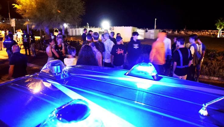 Bevono troppo alcol, finisce in ospedale la notte in spiaggia di 4 ragazzini. Una ha perso i sensi - Bari