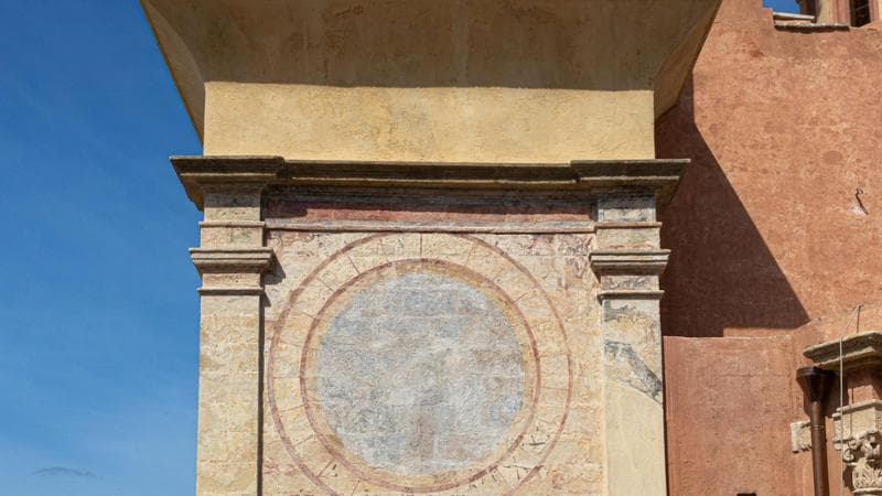 Immagine del post 23756 - Bari Un antichissimo orologio ritrovato sotto l'intonaco del campanile: “Pochi esempi in Italia così” - Bari