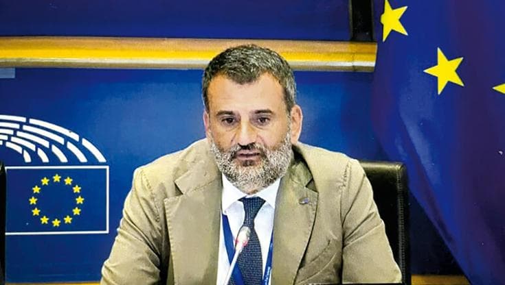 Immagine del post 11426 - Bari Pressing di impresentabili e indesiderati nella corsa alla Regione: per Decaro le prime grane - Bari